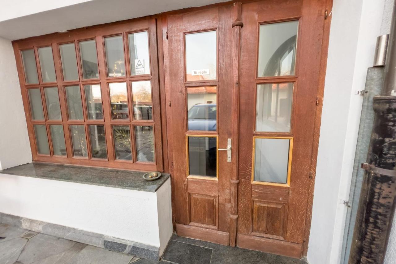 Apartamento Riverside Ljubljanica With Private Parking Liubliana Exterior foto